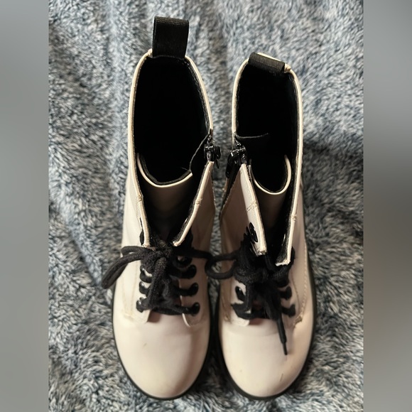 Ladies white boots size 7 - Picture 3 of 11